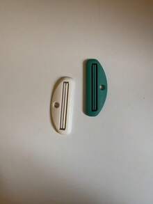 一款多色手动塑料牙膏挤压器，立式浴室配件，适用于挤压牙膏、洗面奶和护手霜，无需用电，家居浴室装饰，秋季装饰，返校必备 - 彩色 - 查看 11