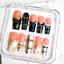 NailLuxe 10 PCS Handmade Square Press-On Nails | Black-White Plaid & Gold Snowflake Bangle Edgy Sweet Style With Pink-Black & White Bases, Plaid & Gold Snowflake & Bangle Embellishments - màu đen - Xem 1