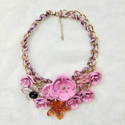 色彩缤纷的花卉宝石吊坠编织项链，夸张的女士颈链