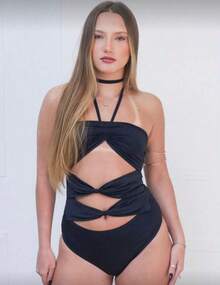 Cut-Out Bodysuit With A Unique Design And Front Cutouts – A Powerful Piece For Striking Looks. - 黑色 - 查看 1