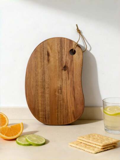 La tabla de cortar portátil de madera de jazmín, una tabla de cortar de forma poco convencional, se puede usar en cocinas, restaurantes, cafeterías de desayuno, cafés, panaderías, etc. Puede ser un regalo ideal para amigos o familiares en ocasiones festivas como Pascua, Ramadán, bodas, etc.