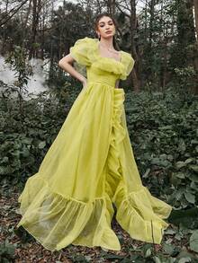 Faeriesty 奢华女士正装：优雅的方领设计，时尚的短袖，精致的蕾丝细节和浪漫的荷叶边A字廓形，优雅的长裙摆，柔软闪亮的面料，尽显非凡优雅。完美适用于盛大晚宴、奢华婚礼、高端慈善晚宴、年度高级宴会及其他优雅的晚间活动。春季派对必备 - 黃色 - 查看 2