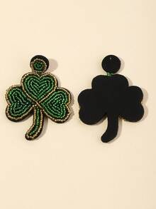 一对绿色三叶草和串珠手工编织耳环，圣帕特里克节耳环 - 彩色 - 查看 3