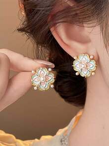 时尚奢华水滴形花朵耳钉，油光处理，高端小众风格，复古花瓣形耳环 - 彩色 - 查看 1