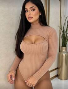 Women's High-Neck, Long-Sleeved, Open-Front Bodysuit In Bouble Fabric. - 米色 - 查看 1