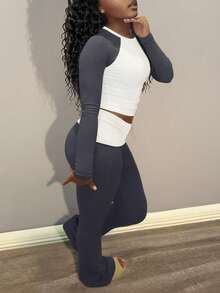 LovelyWholesale 女士休闲圆领长袖撞色T恤搭配腰部荷叶边喇叭裤套装，适合春夏穿着，夏季女装 - 深灰色 - 查看 2