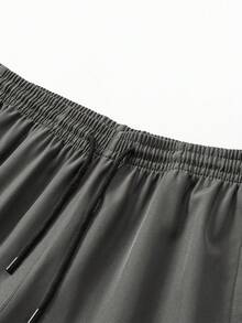 男士休闲工装短裤，简约时尚抽绳直筒百慕大短裤 - 深灰色 - 查看 4