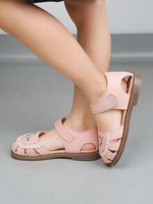 1双女童平底凉鞋，2026新款刺绣蕾丝边女童凉鞋，休闲学校沙滩罗马凉鞋 - 粉色 - 查看 3