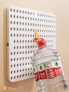升级加厚免打孔洞板墙面收纳架 - 多功能穿孔板储物架，带挂钩和搁板，节省空间的壁挂式收纳架，适用于宿舍、办公室、教室、厨房、浴室配件、宿舍收纳，趣味设计，耐用挂钩和孔洞，办公收纳，实用装饰，结构坚固，适合上班族使用。 - 彩色 - 查看 5