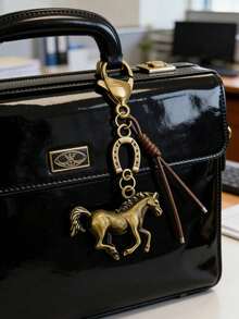 西部牛仔风格钥匙扣，复古马蹄铁吊坠钥匙扣，时尚汽车钥匙扣，适用于手提包、背包、钱包和钥匙，日常使用、旅行和工作皆宜，Y2K风格，是送给骑马爱好者的理想创意小礼物，适合生日、情人节、母亲节、父亲节、圣诞节和新年等节日。 - 彩色 - 查看 1