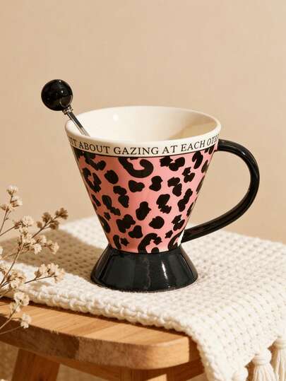 1pc Ceramic Coffee Mug With Leopard Print Color Blocking, Glossy Glaze Leopard Pattern, Scald-Proof Handle And Contrasting Base, Suitable For Halloween Party Hot Drinks, Christmas Family Breakfast, Daily Study Room Tea, Boutique Hotel Tableware, Desktop Mini Planter, Ideal For Personalized Enthusiasts, Coffee Lovers, Home Decor Experts, Holiday Gift Givers, Festive Atmosphere And Daily Eye-Catching Practical Niche Design