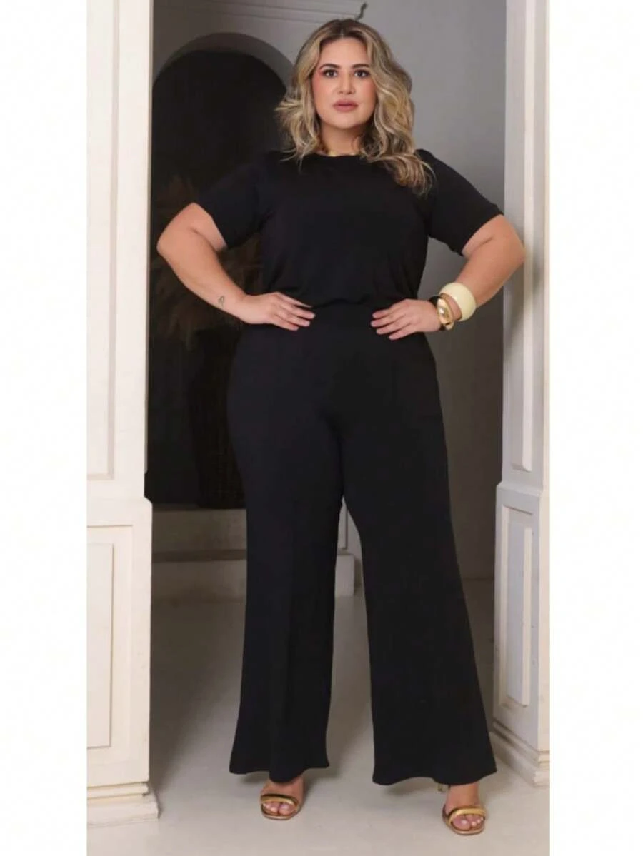Conjunto de blusa com calça pantalona plus size - Preto - Visão 1