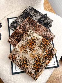 1条新款豹纹印花围巾，防晒围巾，沙滩围巾，女士沙滩度假披肩，防风拍照围巾，为您的造型增添亮点，也是一份节日礼物。 - 彩色 - 查看 12