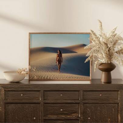 1 pieza Póster de arte de pared sin marco, Impresión artística de mujer en dunas del desierto, Paisaje de hora dorada, Decoración de primavera, Decoración de habitación, Decoración del hogar, Decoración de oficina, Decoración de cocina, Decoración de baño
