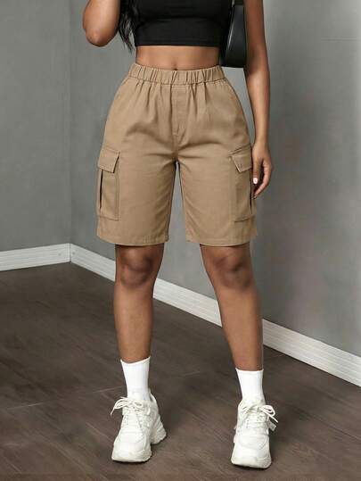 Quần short nữ tuổi teen cạp chun, màu trơn, kiểu dáng tiện dụng, thích hợp mặc hàng ngày.