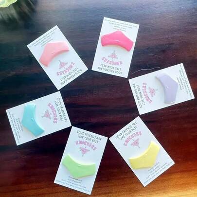 Friends Are Like The Best Underwear: The Pocket Hug Provides Comfort And Support - The Perfect Gift For Friends And Family