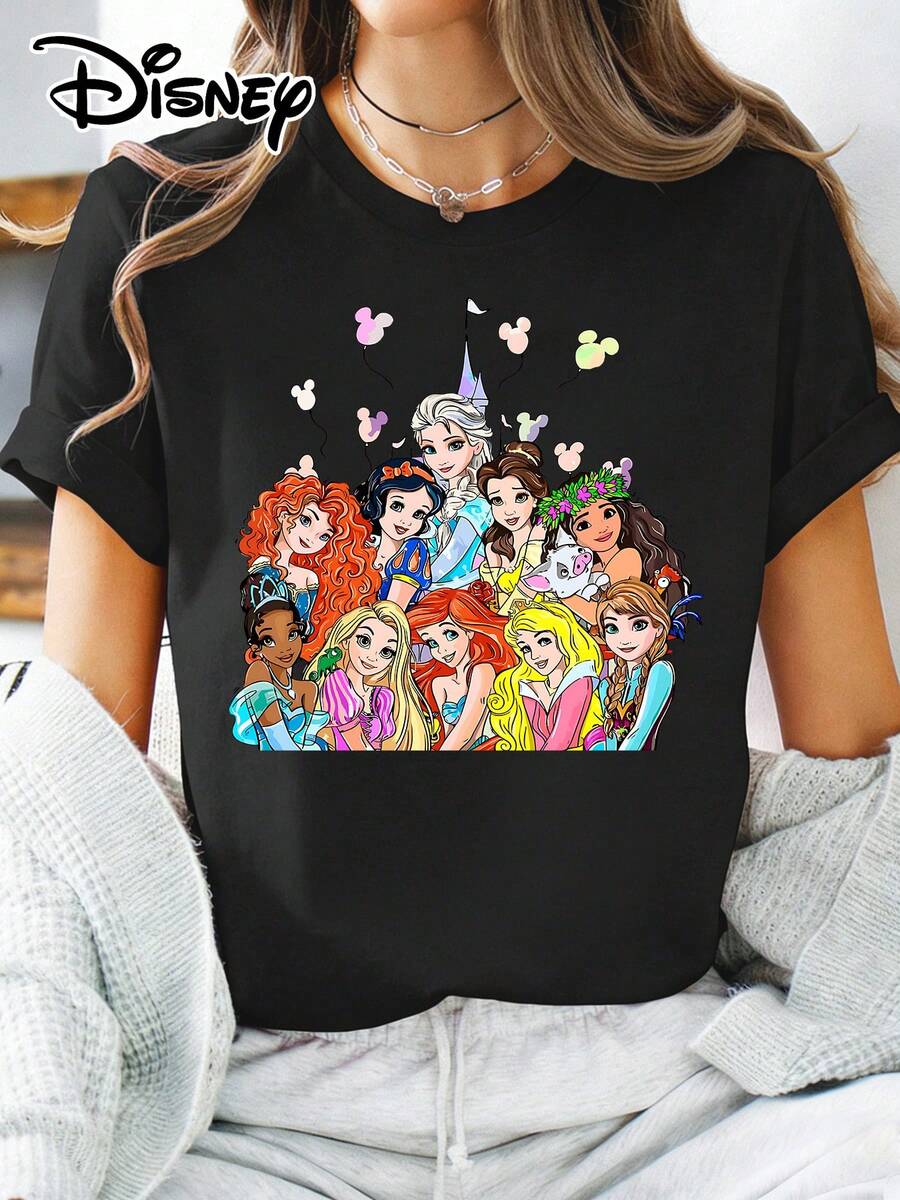 Disney Official Authorization | Women's Street Casual Short-Sleeve T-Shirt, Featuring A Print That Brings Together Multiple Princesses, Including Classic Characters Like , , And Merida, Along With A Dreamy Castle And Balloon Elements. This Versatile Casual Piece Is Made Of Opaque Fabric, Is Machine Washable, And Is Perfect For Spring And Summer Wear. - màu đen - Xem 1
