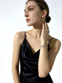 女士银色交叉手链，闪亮立方氧化锆多层手镯，时尚简约首饰，适合日常和派对佩戴 - 銀色 - 查看 4