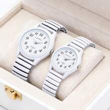 XAPWV 1 Cặp đồng hồ thạch anh đôi, số Ả Rập, kiểu dáng thời trang thường ngày dành cho người trung niên và người cao tuổi, 1 nam 1 nữ, dây đeo co giãn - trắng - Xem 1