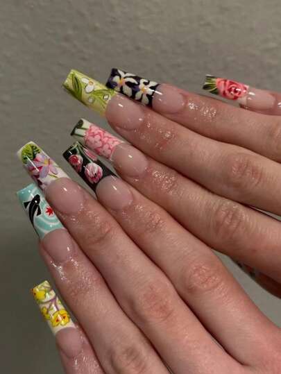 Upgrade Your Look,24Pcs Mid Square Full Coverage Glossy Fasle Nails For Women,Beautiful Flower Japanese-Style Doodle French Manicure,Fashionable, Minimalist, Elegant, Everyday, Classic Style Press On Nails,Suitable For Spring And Summer Wear