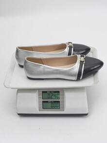 Zapatos planos para mujer talla 35-45, zapatos planos elegantes de unicolor con cadena de metal, zapatos cómodos de slip-on para oficina y uso al aire libre, nuevos zapatos planos versátiles de piel de PU con puntera puntiaguda en negro/blanco/dorado/plateado para primavera/otoño, zapatos ligeros y transpirables para vestir, regalo del Día de la Madre - PU plateado y negro - Ver 10