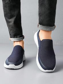 Mocasines transpirables de malla para hombres, zapatos casuales de suela blanda y ligera, zapatos de tela de Beijing convertibles sin talón - Azul Marino - Ver 3