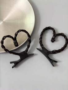 2pcs Women's Fashionable Youthful Cute Heart-Shaped Hair Clips - Multicolor - View 3