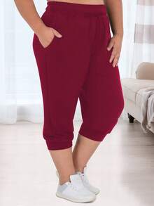 Calça Jogger Cropped Esportiva Casual para Treino com Bolsos, Plus Size Feminina, Estilo Capri - Vinho - Visão 4