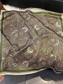 1条波西米亚风女士头巾，新款真丝缎面印花围巾，可作发带、颈巾、发饰、披肩，适合休闲、度假和派对场合，是春夏女士的完美配饰。 - 海帶綠 - 查看 5