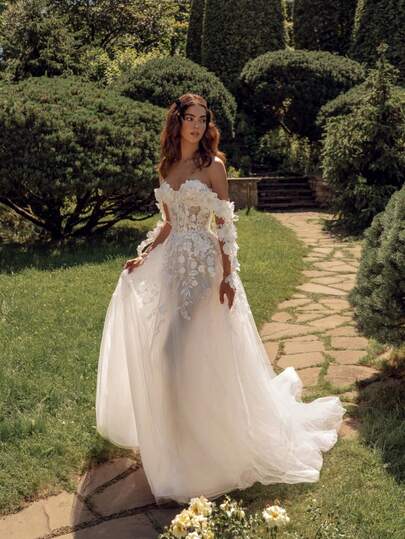 Romantic Strapless Sweetheart Illusion Lace Appliqué Corset Tulle A-Line Wedding Dress With 3D Floral Detail & Train, Wedding Dresses For Bride, Elegant And Comfortable, Includes Plus Sizes, Bridal Gown, Formal Dresses For Women, Suitable For Wedding, Party, After-Party Dress, Cocktail Party, Bride, Party Dress, Formal Occasions, Dinner Dress, Prom Dress, Birthday Party, Celebration, Gala, Festival, Ceremony, Graduation, Homecoming Dress, Vacation, White