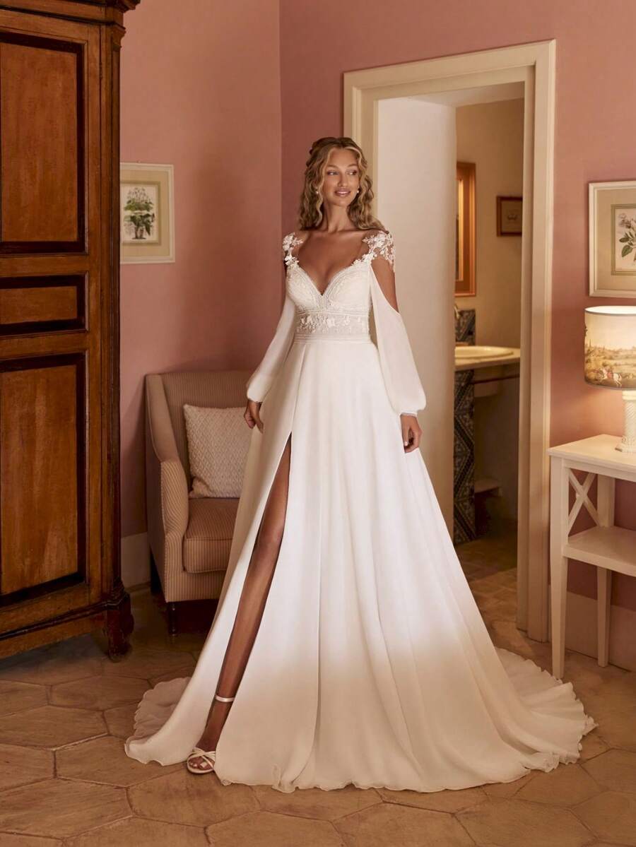 Bohemian Off-The-Shoulder Sweetheart Lace Appliqué Chiffon A-Line Wedding Dress With High Slit, Train & Sheer Chiffon Sleeves, Wedding Dresses For Bride, Elegant And Comfortable, Includes Plus Sizes, Bridal Gown, Formal Dresses For Women, Suitable For Wedding, Party, After-Party Dress, Cocktail Party, Bride, Party Dress, Formal Occasions, Dinner Dress, Prom Dress, Birthday Party, Celebration, Gala, Festival, Ceremony, Graduation, Homecoming Dress, Vacation, White - 白色 - 查看 1
