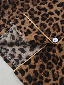 Bộ đồ ngủ nữ tay ngắn, quần short, họa tiết da báo, kiểu xếp ly phồng, chất liệu nhăn nhẹ. - màu nâu - Xem 8