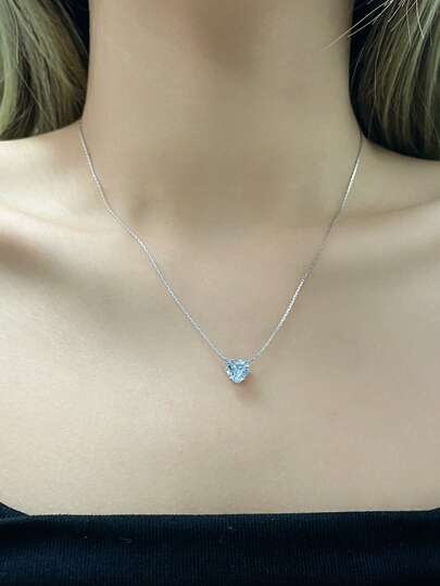 1件时尚简约精致小爱心吊坠项链，百搭锆石爱心吊坠项链，女士必备