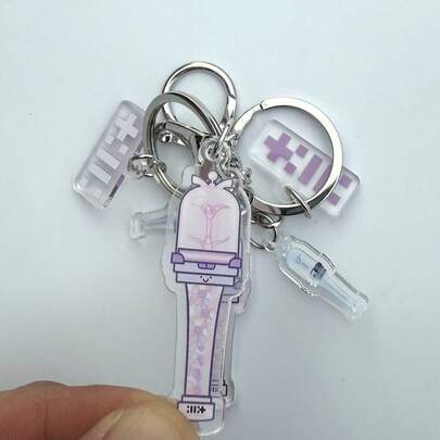 Llavero en forma de luz de apoyo &LILLY Wonhee Minju Moka Yunah Lroha, con llavero de color personal, colgante, adecuado para ropa, bolsos, llaves de coche - Decoración de fiesta creativa y linda, ideal para regalos de Navidad, San Valentín, celebraciones de cumpleaños