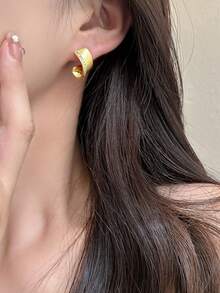 1 Pair Niche Design Twisted Asymmetrical Rhinestone Inlaid Textured Metal Earrings, Geometric Pattern, Elegant Copper Alloy - Gold - View 3