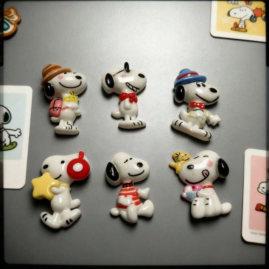 SNOOPY 6件套卡通树脂发夹、手机壳、镂空鞋、乳胶材质，现货，新年/情人节/复活节礼物 - 彩色 - 查看 1