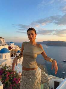 SEREN 夏季新款不对称肩针织上衣，性感休闲，修身时尚，度假休闲，旅行穿搭，简约设计，轻盈面料，短款，不对称领口，罗纹针织衫，夏季度假风，女士针织上衣，音乐节穿搭，女士夏季服装，夏季上衣，夏季服饰，度假装，波西米亚风，性感 - 金色 - 查看 3