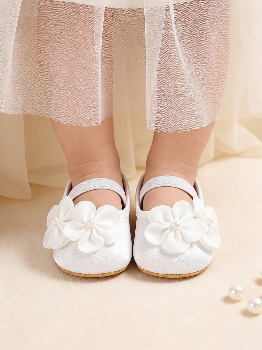 白色3D立体花朵女婴玛丽珍鞋 - 新生儿平底防滑软底派对婚礼学校公主鞋