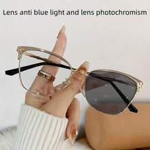 A New Stylish Women's Eyeglass, Featuring An Easy-To-Use Metal Frame, Adorned With Diamond Decorations And A Cat-Eye Design, Suitable For Dual Use, Equipped With  And Photochromic Lenses To Effectively Protect Your Eyes. - 黑色和金色的框架 - 查看 11