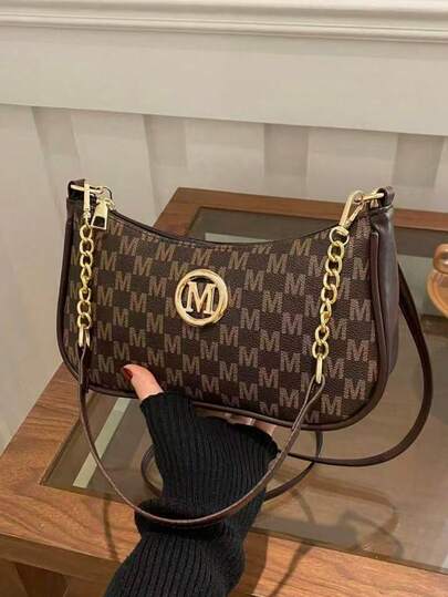 2026 New Fashion Classic PU Waterproof M Letter Print Design Metal Chain Decor Shoulder Crossbody Bag. Suitable For Shopping, Daily Carry, Students, Young Women, And Office Ladies. Perfect For Office, University, Work, Business, Commuting, Outdoor Activities, Travel And Picnics.