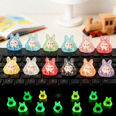 Cartoon DIY 3D Glow-In-The-Dark Face Covering Figurine, 3D Cream Decor Accessory Creative Hair Clip Car Decor, Creative Furniture DIY Accessory Doll House Scenery Car Dashboard Desk Decor, Doll House DIY Decoration Blind Bag Accessory Miniature Figurine, Desk Decor, Doll House Figurine, Car Decor, Photography Prop Decoration, Holiday Gift, Christmas Gift, Halloween Gift