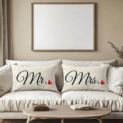 2 件装米色背景婚礼季爱心“Mr & Mrs”文字印花枕套【不含枕芯】，尺寸 11.81*19.71 英寸（30*50 厘米），【单面印花】日常装饰涤纶靠垫套，适用于沙发、床、客厅、卧室、汽车、办公室、酒店等场所，四季皆宜，是馈赠亲朋好友的完美礼物。