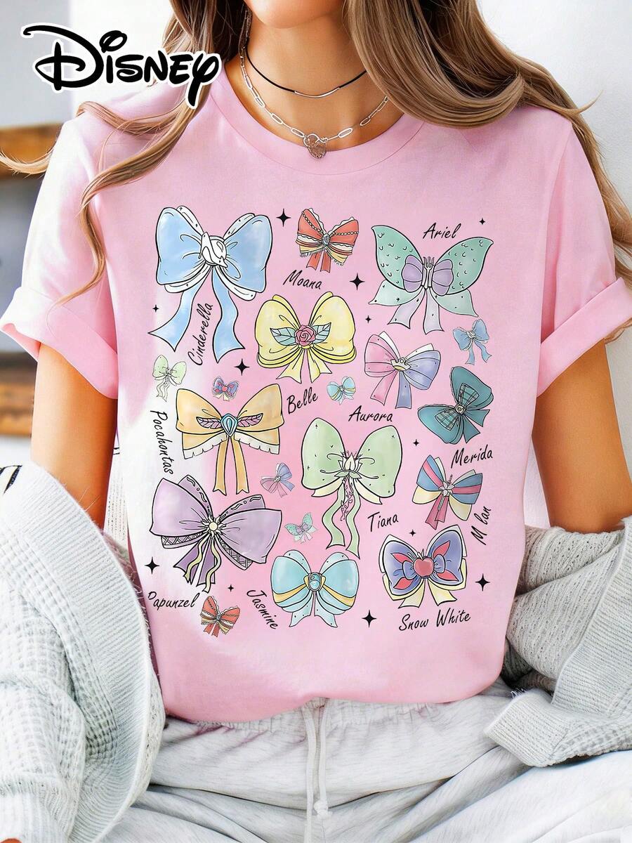 Disney Official Authorization | Women's Street Casual Short-Sleeve T-Shirt, Featuring Exclusive Bow Prints Of Multiple Princesses Including, Belle, And Ariel. The Hand-Painted Watercolor Design Ensures Each Bow Corresponds To The Iconic Elements Of One Princess. Made Of Opaque Fabric, It Is Machine Washable, Versatile For Daily Casual Wear, And Suitable For Spring And Summer. - Hồng - Xem 1