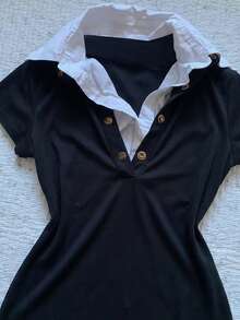 女士黑色条纹短款 Polo 衫，撞色白色领子配金色纽扣细节，Y2K 学院风甜辣休闲街头服饰 - 黑色 - 查看 3