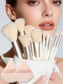 15件套化妆刷套装，包含2个黑色三角化妆海绵，柔软亲肤；另含13支化妆刷，分别用于腮红、唇釉、眉笔、唇彩、遮瑕、眼影、高光、修容、粉底、妆前乳、品牌化妆品、散粉、定妆喷雾、眼影、腮红等。韩式妆容，送给女孩或女士的礼物，精美礼盒套装。 - 白色 - 查看 2