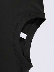 This Disney Toy Story Sheriff Woody Graphic Casual Short-Sleeved T-Shirt With A Round Neckline Is Designed For Both Baby Boys And Girls, Making It An Ideal Choice For Summer Wear. - Noir - Voir 3