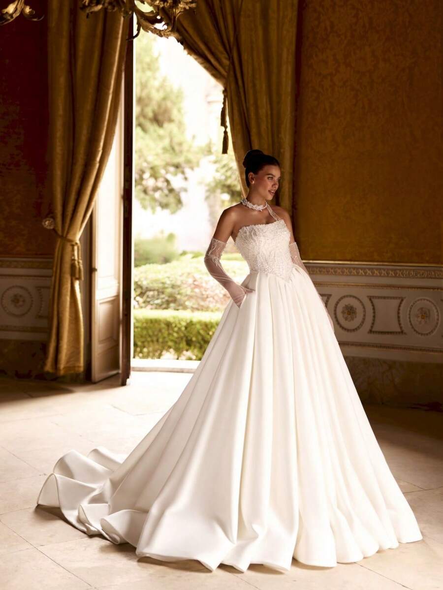Regal Strapless Sweetheart Beaded Satin Ballgown Wedding Dress With Train, Wedding Dresses For Bride, Elegant And Comfortable, Includes Plus Sizes, Bridal Gown, Formal Dresses For Women, Suitable For Wedding, Party, After-Party Dress, Cocktail Party, Bride, Party Dress, Formal Occasions, Dinner Dress, Prom Dress, Birthday Party, Celebration, Gala, Festival, Ceremony, Graduation, Homecoming Dress, Vacation, White - 白色 - 查看 1