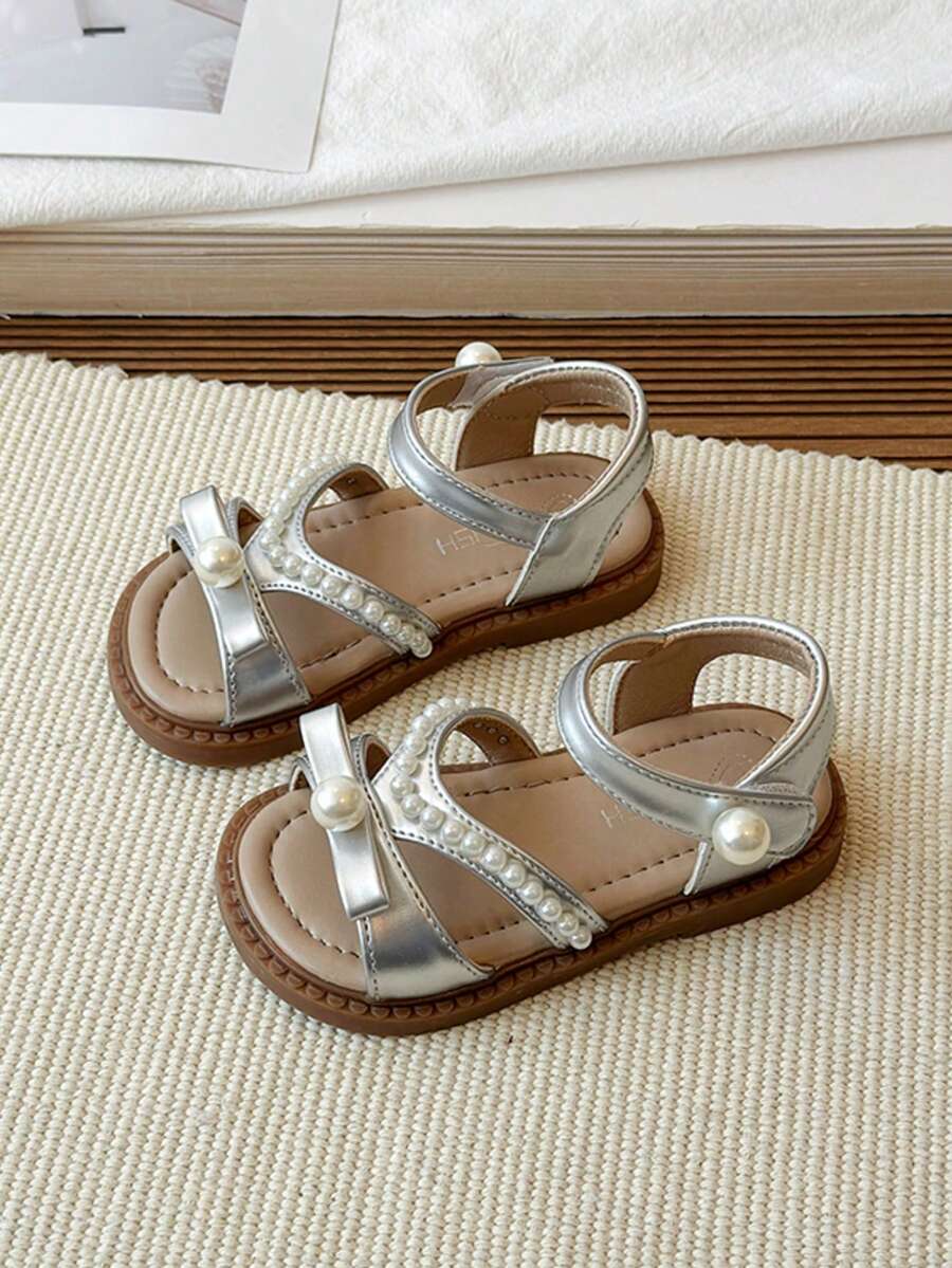 1 Pair Silver Cute & Fashionable Design With Massage Pad Soft Bottom Non-Slip Flat Children Sandals, Toddler Walking Shoes, Suitable For Spring, Summer, Autumn And Winter