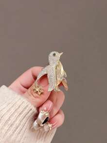 Cute Snowflake Penguin Brooch, Luxury Niche Design Lapel Pin, Elegant Suit Collar Decor, Coat Flower - Multicolor - View 1