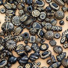 100g Mixed Vintage Baroque Style Acrylic Beads, Hole Punched, Suitable For DIY Jewelry Making, Ideal For Bracelet And Earring Crafting - Photo Color - View 2